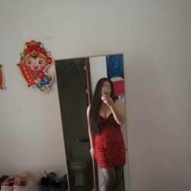 草房黑丝shu女纯粹的战斗机，天然大熊