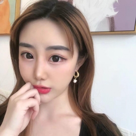 长得不错的兼职妹子