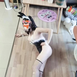 后入小骚货