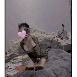 年轻兼职妹子