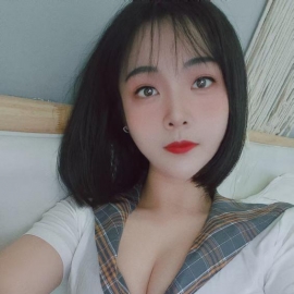 齐肩短发小姐姐