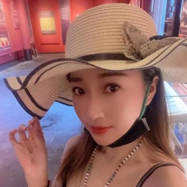 身材乖巧的妹子