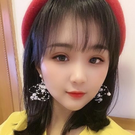 小萌妞依依