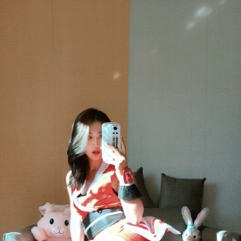 温柔风骚小姐姐