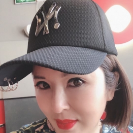 大波风骚熟女
