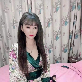 小阿霞重出江湖，温柔依旧，大波荡漾